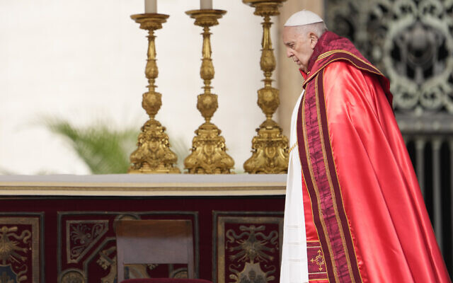 Pope Francis arrives on the altar to celebrate the Palm Sunday's mass in St. Peter's Square at The Vaticanת April 2, 2023. (AP Photo/Andrew Medichini)
