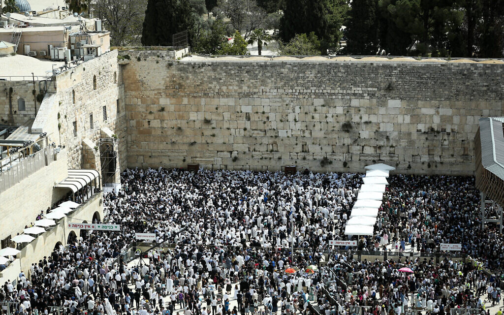 Thousands attend priestly blessing in Jerusalem despite fears of violence - Vimarsana News
