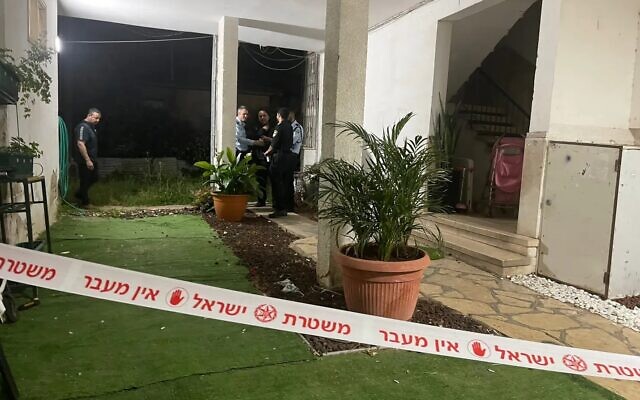 Police at the scene of a fatal shooting believed tied to the criminal underworld in Rishon Lezion, April 24, 2023. (Israel Police)