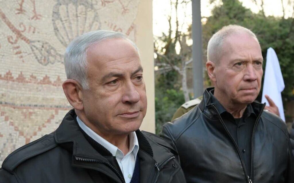 Prime Minister Benjamin Netanyahu, left, and Defense Minister Yoav Gallant at the IDF's Northern Command headquarters on January 10, 2023. (Amos Ben Gershom/GPO)