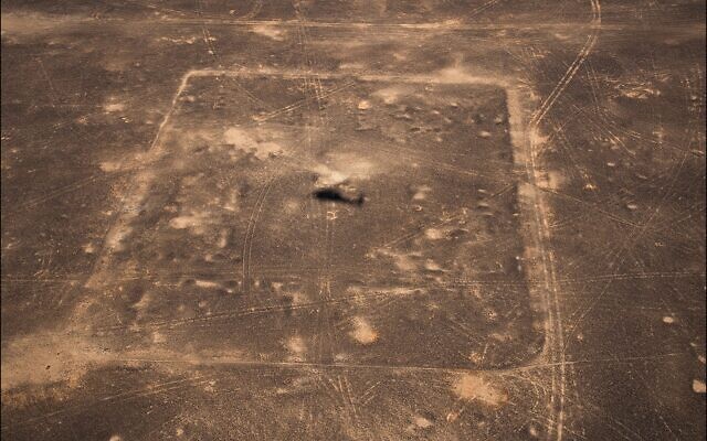 A site that researchers say is the remain of a temporary Roman camp in the Arabian desert. (APAAME)