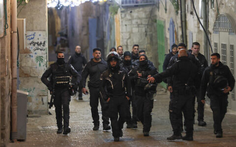 Israeli police in Jerusalem's Old City after a reported shooting incident on April 1, 2023. (Ahmad Gharabli/AFP)