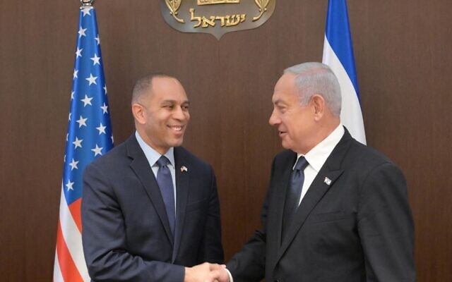 Prime Minister Benjamin Netanyahu (R) meets with House Minority Leader Hakeem Jeffries in Jerusalem on April 24, 2024 (Amos Ben Gershom/GPO)