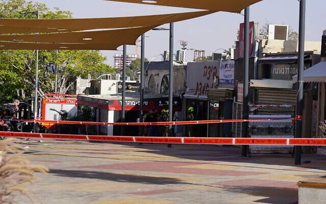 The scene of a gas leak at a store in Beersheba's Old City, May 18, 2023. (Emanuel Fabian/Times of Israel)