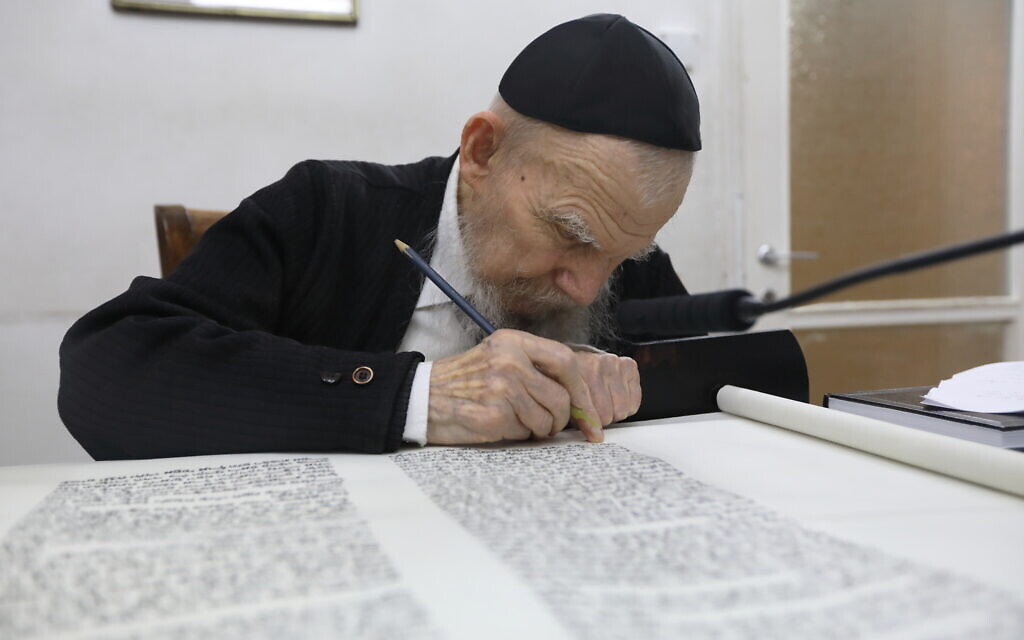 Followers of Rabbi Gershon Edelstein honor late Haredi leader's pragmatic devoutness