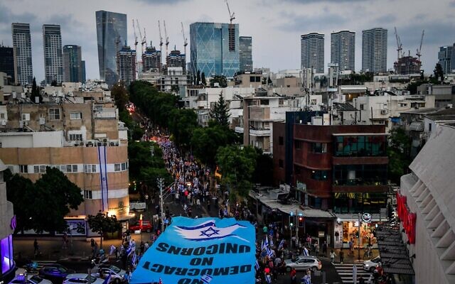 Protesters against the government's judicial overhaul plans in Tel Aviv, on May 13, 2023. (Avshalom Sassoni/Flash90)