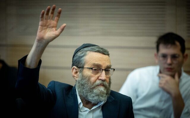 Head of the Finance Committee MK Moshe Gafni votes during a meeting at the Knesset in Jerusalem, on May 16, 2023. (Yonatan Sindel/Flash90)