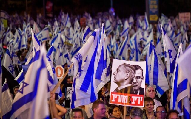 Israelis protest the judicial overhaul in Tel Aviv, on May 20, 2023. (Avshalom Sassoni/Flash90)