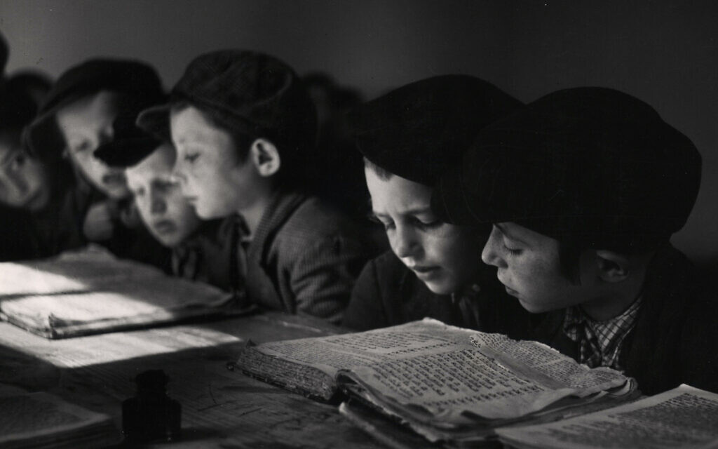 Photo of children learning in cheder n Vysni Apsa in the Carpathian mountains taken by Roman Vishniac pre-World War II (© Gift of Mara Vishniac Kohn, The Magnes Collection of Jewish Art and Life, University of California, Berkeley)