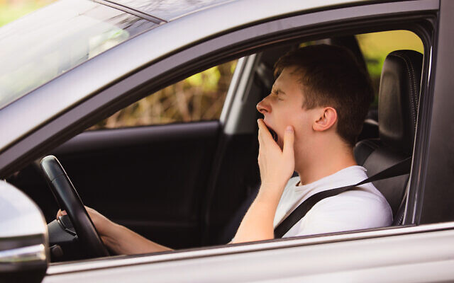 Illustration: A tired car driver. (Photo: iStock)