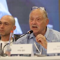 Israeli high-tech entrpreneur Yossi Vardi speaks at the Israel Democracy Institute conference in Jerusalem, May 31, 2023. (Oded Karni)
