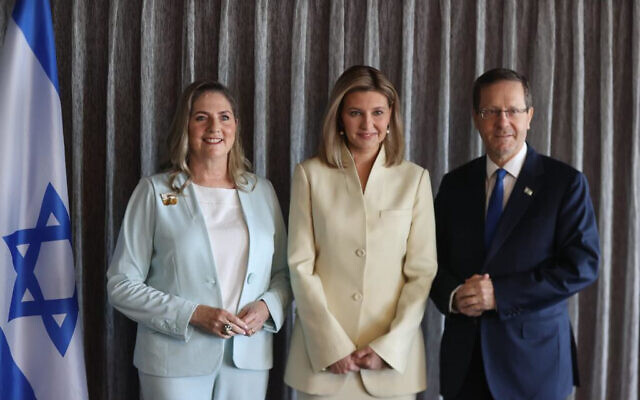 Ukrainian First Lady Olena Zelenska, center, meets with President Isaac Herzog, right, and with Herzog's wife Michal in Tel Aviv, June 19, 2023. (Igal Slavin)