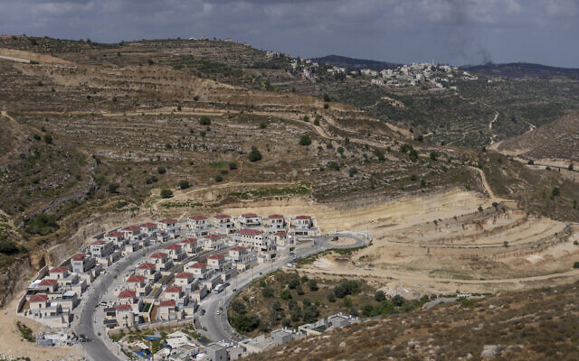 New housing projects in the West Bank Israeli settlement of Givat Ze'ev, June 18, 2023. (AP Photo/ Ohad Zwigenberg, File)