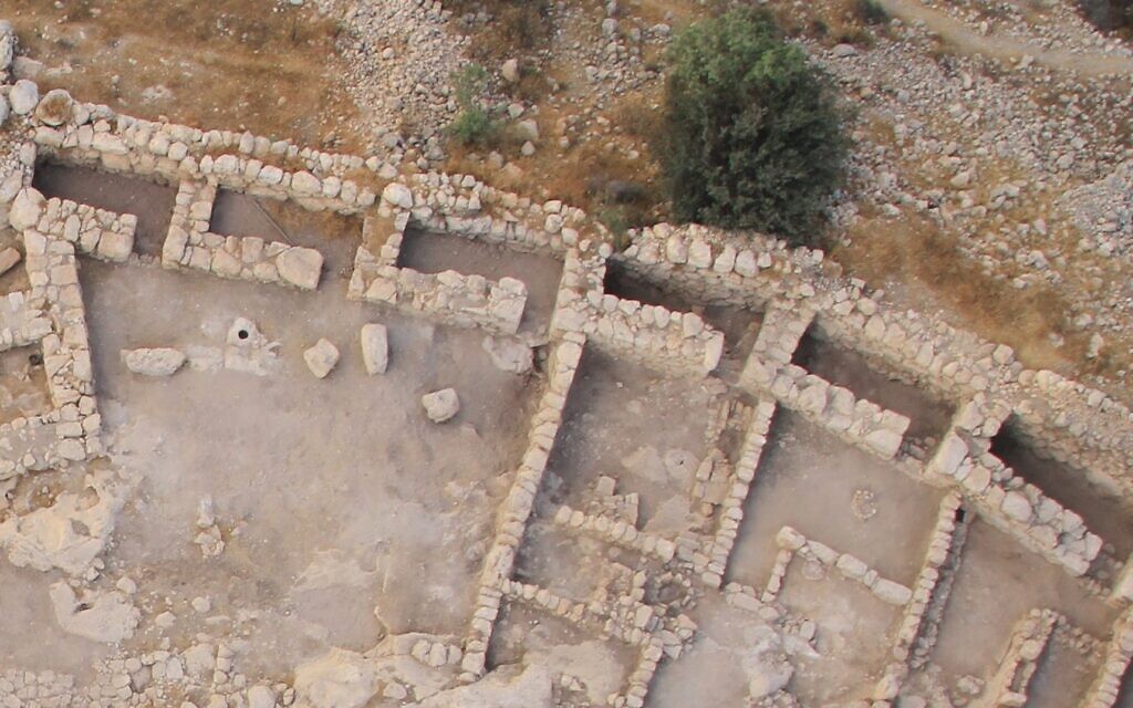 An aerial view of the casements of the city wall of Khirbet Qeiyafa, which were used as dwellings or storage. (courtesy Yosef Garfinkel)