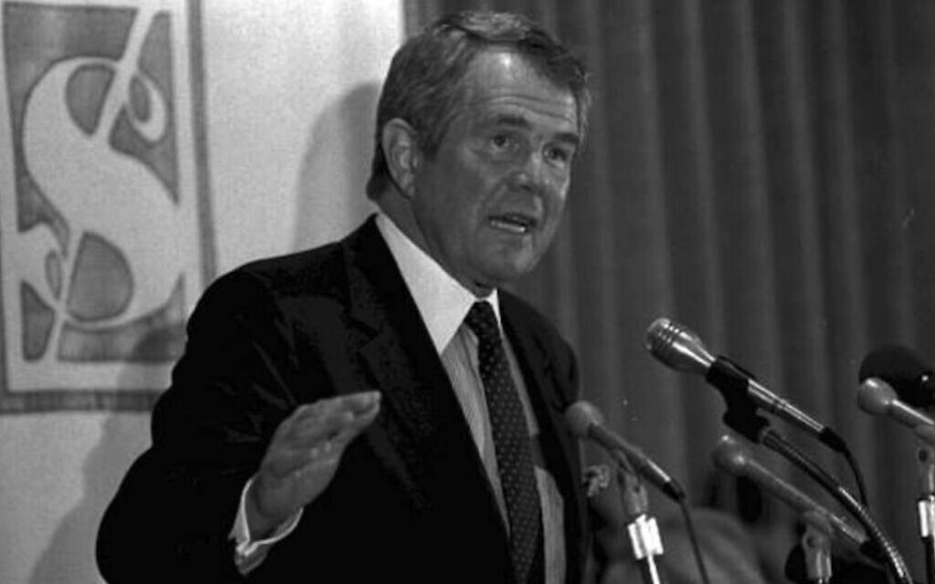 Pat Robertson speaks at the Florida Economics Club in 1986. (Mark T. Foley/Wikimedia Commons)
