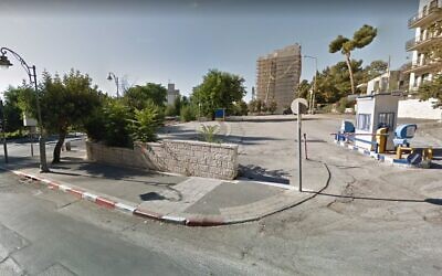 A parking lot in central Jerusalem that will become a new Russian diplomatic complex. (Google Street View)