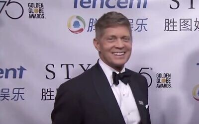 Screen capture from video of Robert Simonds, chairman of STX Entertainment, on the red carpet for the Golden Globes Awards, 2018. (YouTube.  Used in accordance with Clause 27a of the Copyright Law)