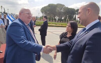 Knesset Speaker Amir Ohana (R) shakes hands with Lord Eric Pickles, part of a delegation from the British House of Lords visiting Israel, May 29, 2023. (ELNET)