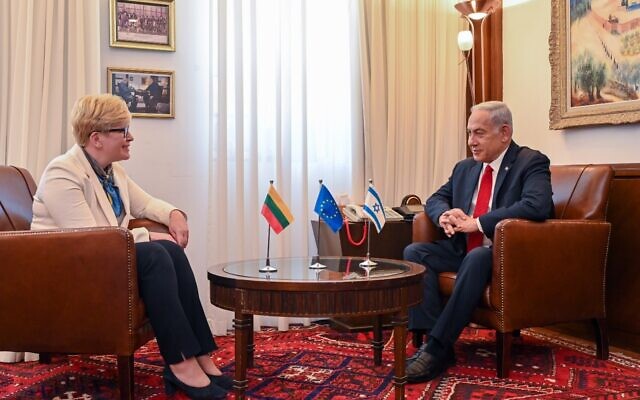 Prime Minister Benjamin Netanyahu (R) meets with Lithuanian PM Ingrida Šimonytė in Jerusalem on June 12, 2023 (Kobi Gideon/GPO)