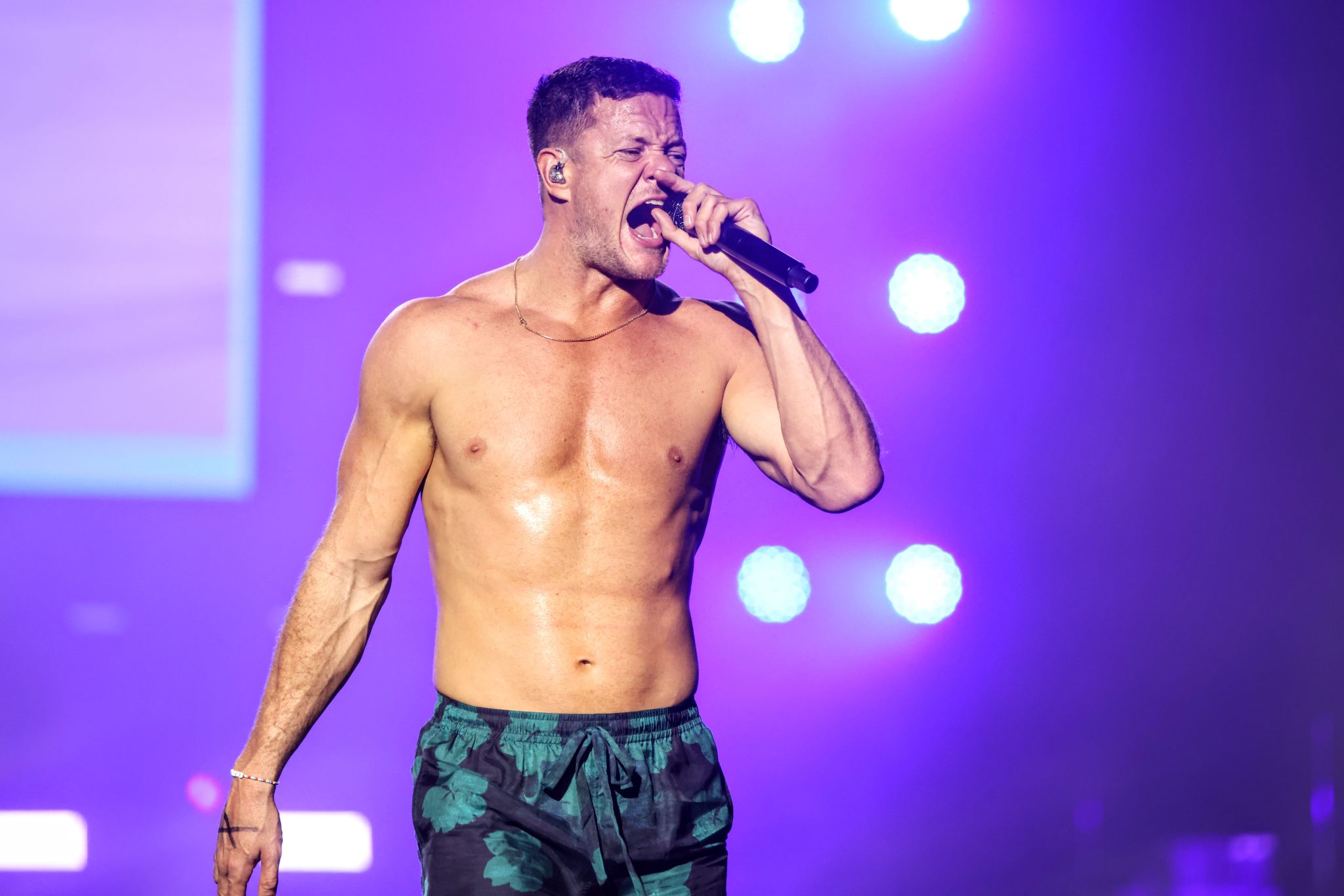 Imagine Dragons Performs To Sold out Crowd At Yarkon Park The Times 