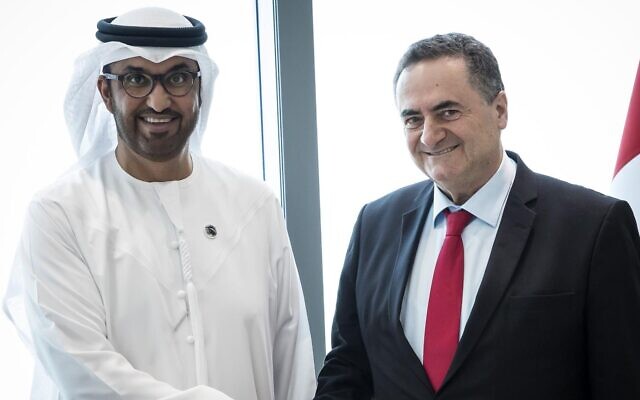 Energy Minister Israel Katz, right, meets in Abu Dhabi with UAE Industry and Technology Minister Sultan Al Jaber, August 14, 2023. (Oden Karni/GPO)