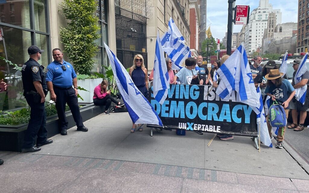 Gallant meets State Dept.'s Leaf; protesters outside his NYC hotel - Vimarsana News