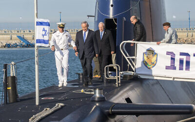 File: Prime Minister Benjamin Netanyahu (2nd L), then-president Reuven Rivlin (3rd L), and then-defence minister Moshe Yaalon (2nd R) attend a ceremony for the arrival of the German-made INS Rahav, the fifth Israeli Navy submarine, at the military port of Haifa on January 12, 2016. (JACK GUEZ / AFP)