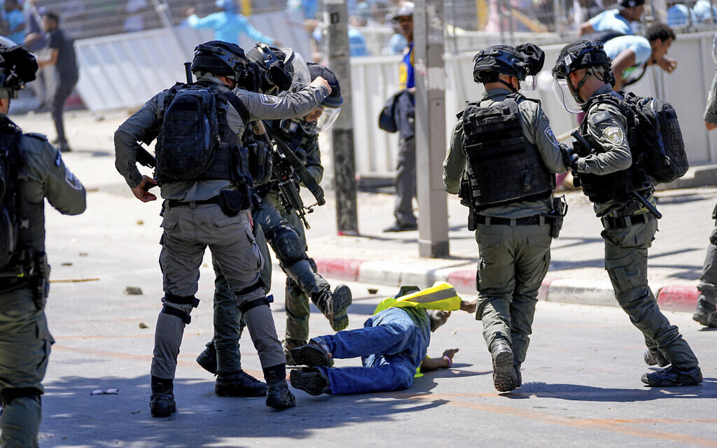 Eritrean protesters clash with Israeli riot police in Tel Aviv, Israel, Sept. 2, 2023 (AP Photo/Ohad Zwigenberg)