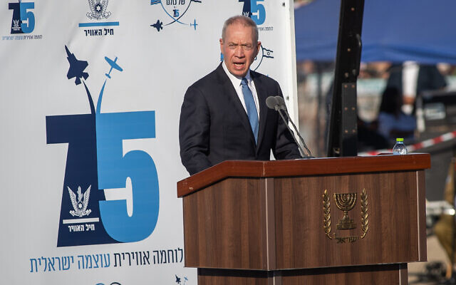 Minister of Defense Yoav Gallant speaks during a graduation ceremony for soldiers who have completed the IAF Flight Course, at the Hatzerim Air Base in the Negev desert, June 29, 2023. (Oren Ben Hakoon/Flash90)