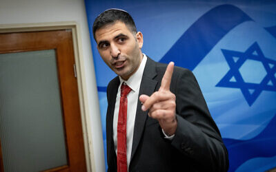 Communications Minister Shlomo Karhi seen before the weekly cabinet meeting at the Prime Minister's Office, September 10, 2023. (Chaim Goldberg/Flash90)
