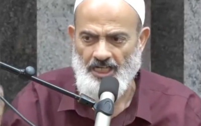 Sheikh Sami Abed al-Latif giving a sermon. (Video screenshot)