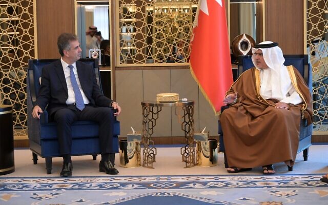 Foreign Minister Eli Cohen (left) meets with Bahrain's Crown Prince Salman Al Khalifa in Manama's Gudaibiya Palace, September 4, 2023 (Shlomi Amsalem/GPO)