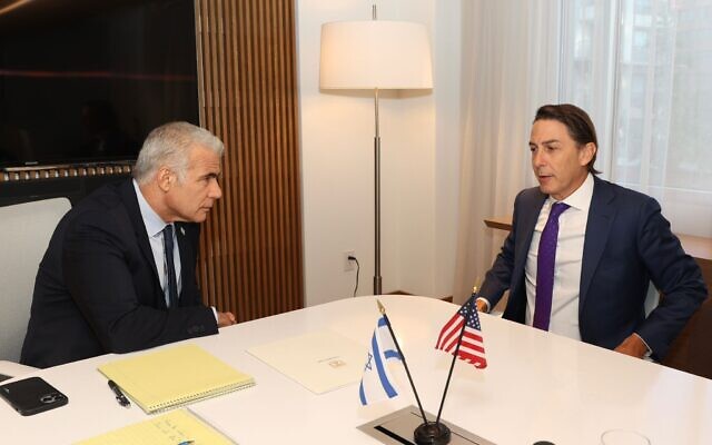 Opposition leader Yair Lapid (L) meets with US Special Presidential Coordinator for Global Infrastructure and Energy Security Amos Hochstein in Washington DC on September 5, 2023 (Yesh Atid)