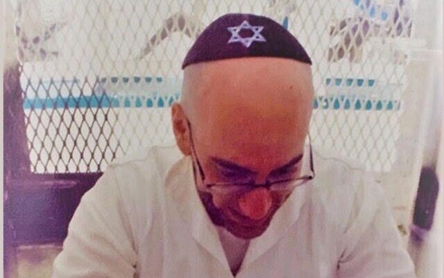 Jedidiah Murphy wears a kippah that was a gift from one of his supporters, Rabbi Yehuda Eber, in the death row unit at Polunsky prison in Livingston, Texas, October 26, 2019. (Yehuda Eber via JTA)
