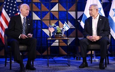 US President Joe Biden (L) meets with Prime Minister Benjamin Netanyahu in Tel Aviv on October 18, 2023. (Brendan SMIALOWSKI / AFP)