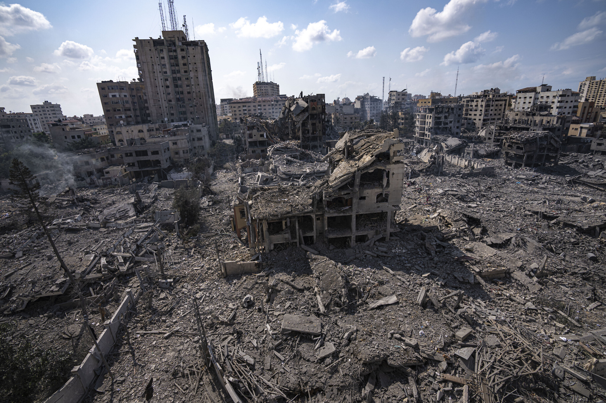 Israel Pounds Gaza Neighborhoods As Residents Scramble For Safety Israel Pounds Gaza Neighborhoods As Residents Scramble For Safety