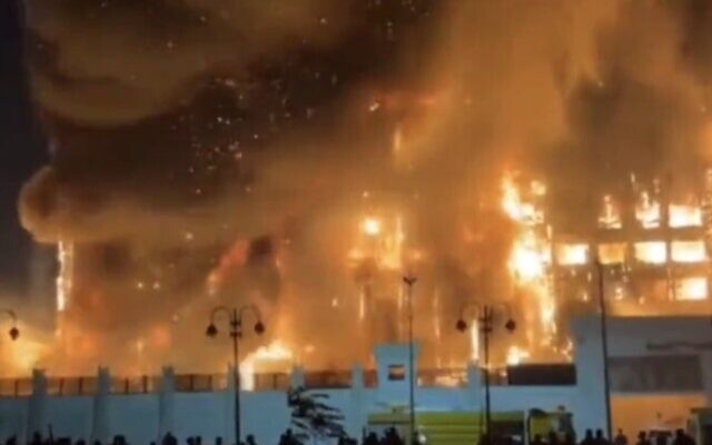Screen capture from video of a fire at the police headquarters in the Suez Canal province of Ismailia, October 2, 2023. (X. Used in accordance with Clause 27a of the Copyright Law)