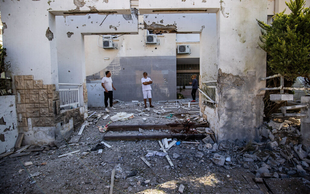 A home in Ashkelon damaged by a rocket fired by terrorists from the Gaza Strip, October 7, 2023. (Oren Ben Hakoon/ Flash90)