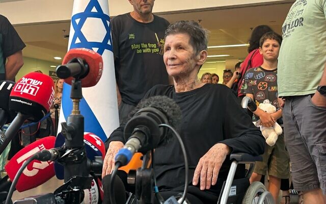 Yocheved Lifshitz, 85, speaks to reporters at Ichilov hospital in Tel Aviv after being freed from Hamas captivity on October 24, 2023 (Carrie Keller-Lynn/Times of Israel)