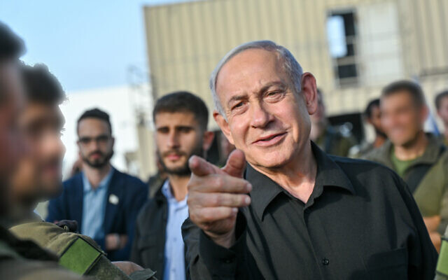 Prime Minister Benjamin Netanyahu visits the Yahalom unit of the IDF's Combat Engineers, October 24, 2023 (Kobi Gideon / GPO)