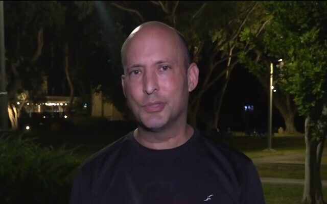 Former prime minister Naftali Bennett speaks to Channel 12 news from southern Israel, October 9, 2023. (Screenshot used in accordance with clause 27a of the Copyright Law.)