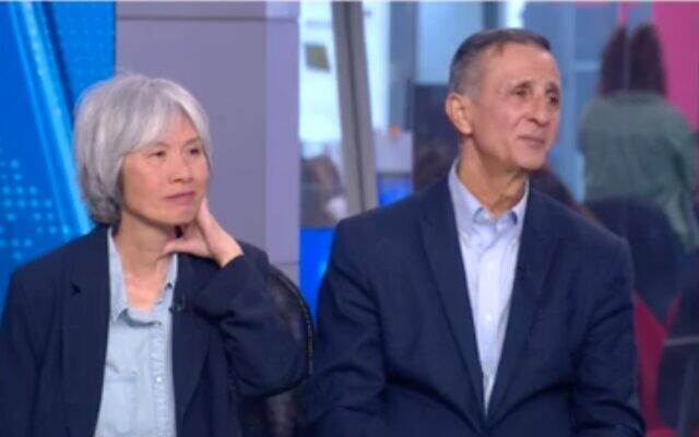 Liora and Yaakov Argamani speak to Channel 12 on October 13, 2023. (Screen capture/Channel 12)