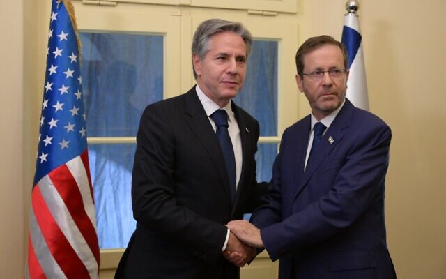 President Isaac Herzog (R) meets with US Secretary of State Antony Blinken, October 12, 2023 (Amos Ben-Gershom/GPO)