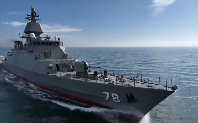 Screen capture from video of Iranian navy destroyer Deilaman. (X. Used in accordance with Clause 27a of the Copyright Law)