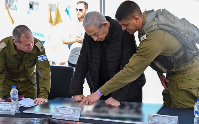 Prime Minister Benjamin Netanyahu during a briefing at the IDF Zikim base near Gaza, November 15, 2023. (Kobi Gideon/GPO)