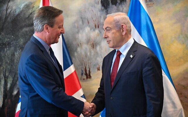 Prime Minister Benjamin Netanyahu (right) meets with UK Foreign Secretary David Cameron in Tel Aviv on November 23, 2023. (Kobi Gideon/GPO)