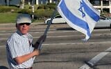 Paul Kessler protests in solidarity with Israel outside Los Angeles on November 5, 2023. (Courtesy; used in accordance with clause 27a of the copyright law)