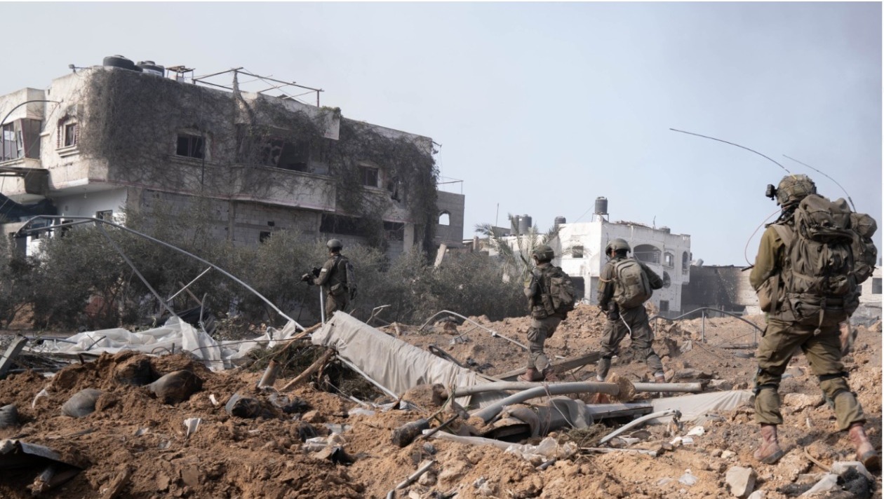GAZA CITY Under Siege: Israeli Forces Close In — Civilians Struggle Amidst Escalating Tensions