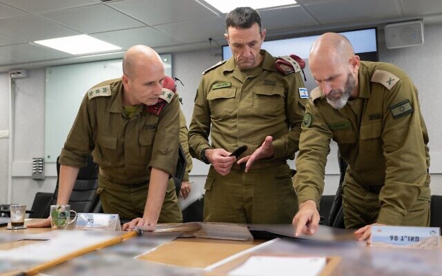 IDF Chief of Staff Lt. Gen. Herzi Halevi (center) is seen at the Southern Command in Beersheba, November 18, 2023. (Israel Defense Forces)