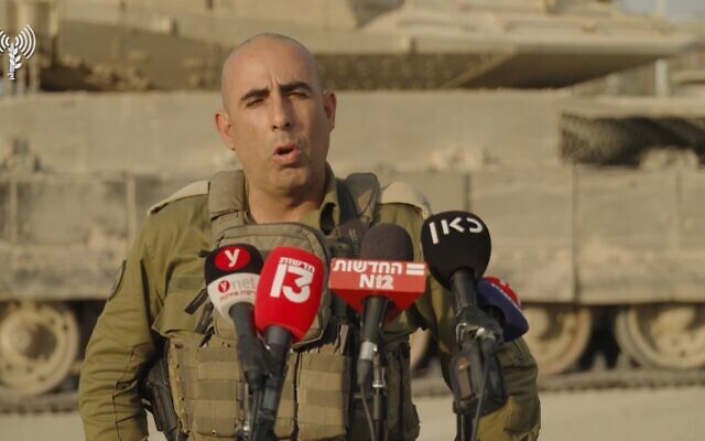 Brig. Gen. Itzik Cohen, the commander of the IDF's 162nd Division, speaks to reporters near Gaza on November 1, 2023. (Screenshot)